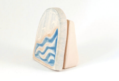 Kartenhalter Fußspuren weiß Keramik seitlich